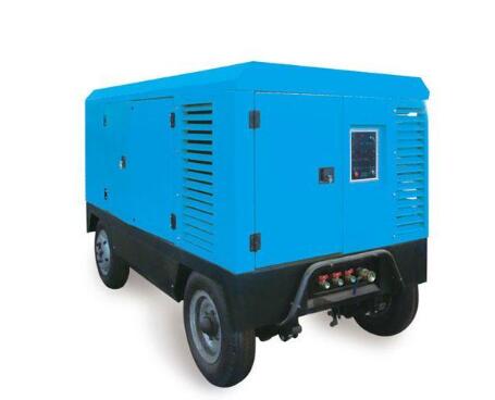 凝结器或一级滤芯促使水和空气改变方向。